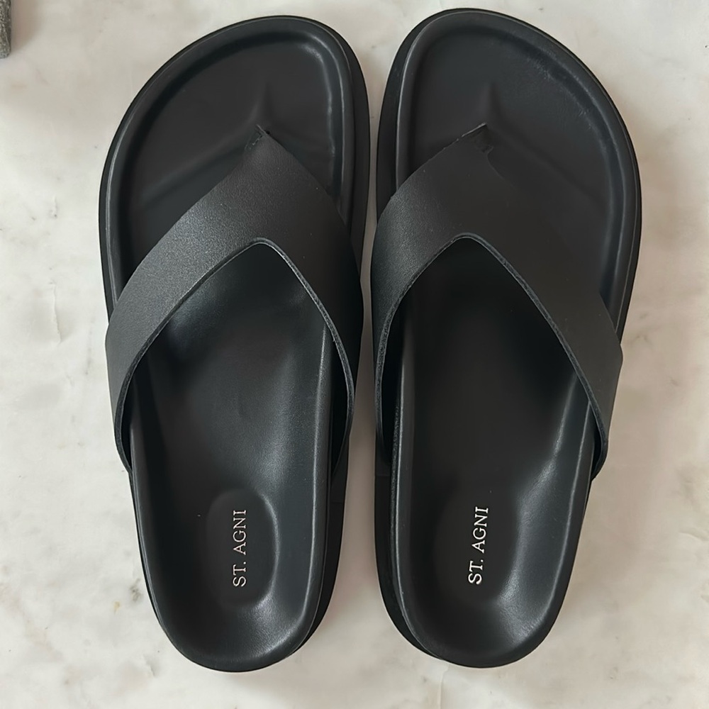 NWT - St. Agni leather thong flip-flop sandals